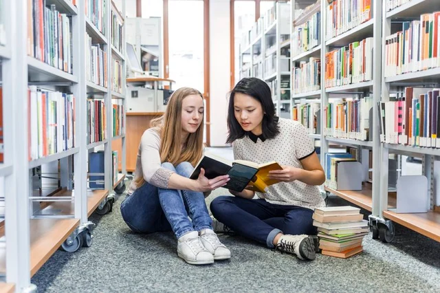 Advantages & Disadvantages of Qualitative & Quantitative Research